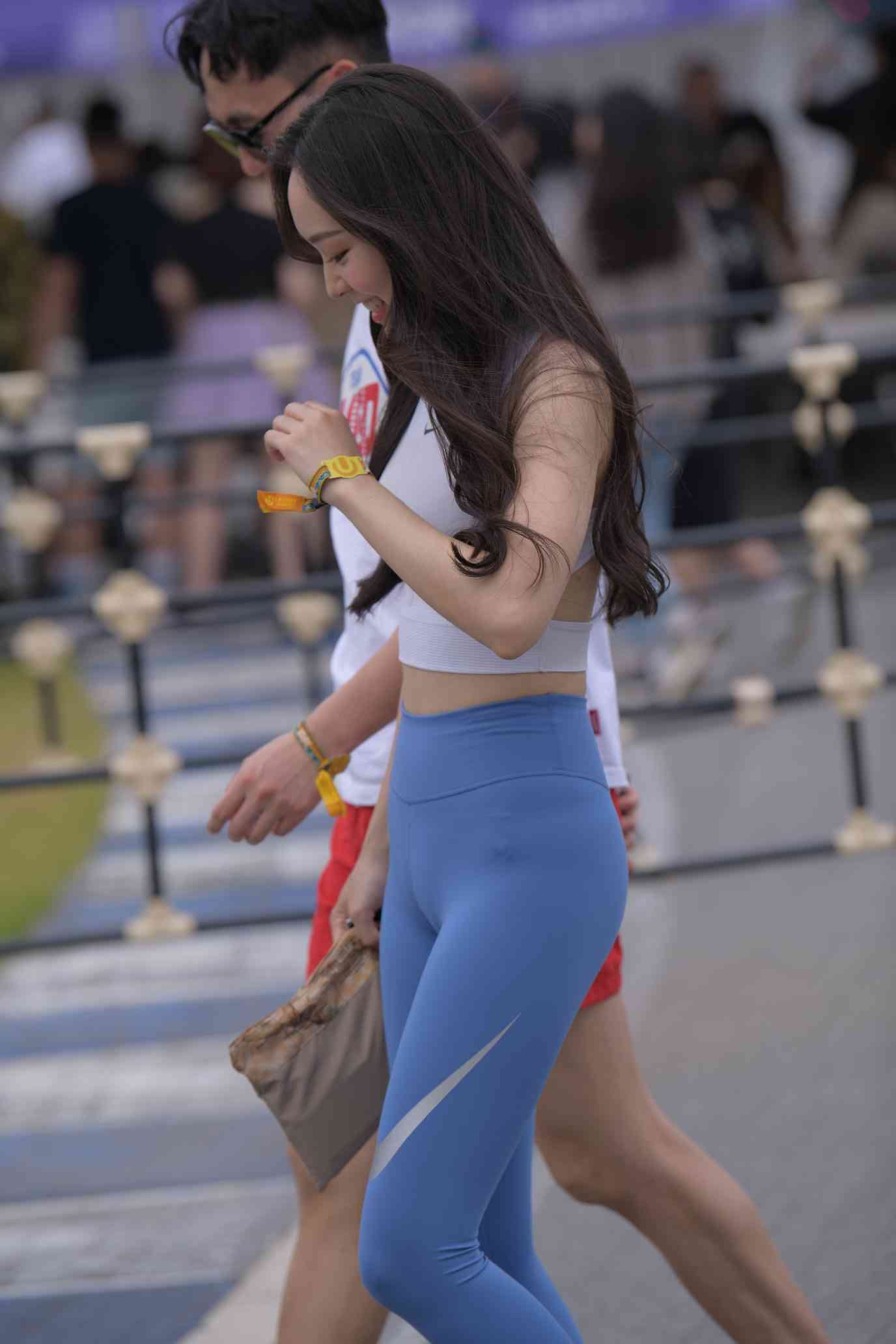 图片[1]-陪男朋友逛街的瑜伽裤女孩【74P】04034-枫林图图