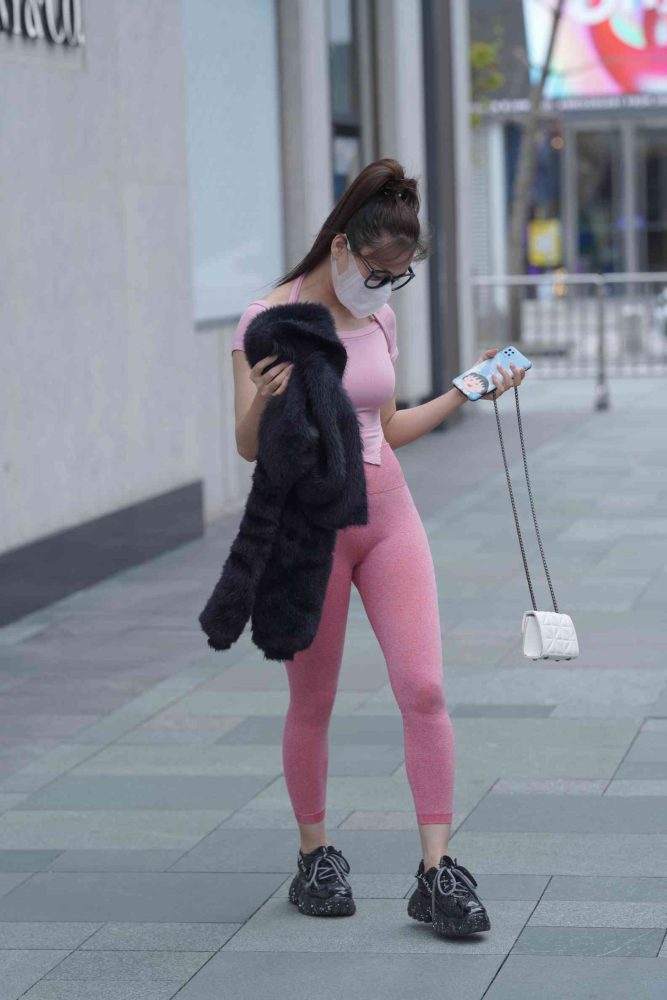 粉红色瑜伽裤的眼镜妹妹【93P】04019-枫林图图