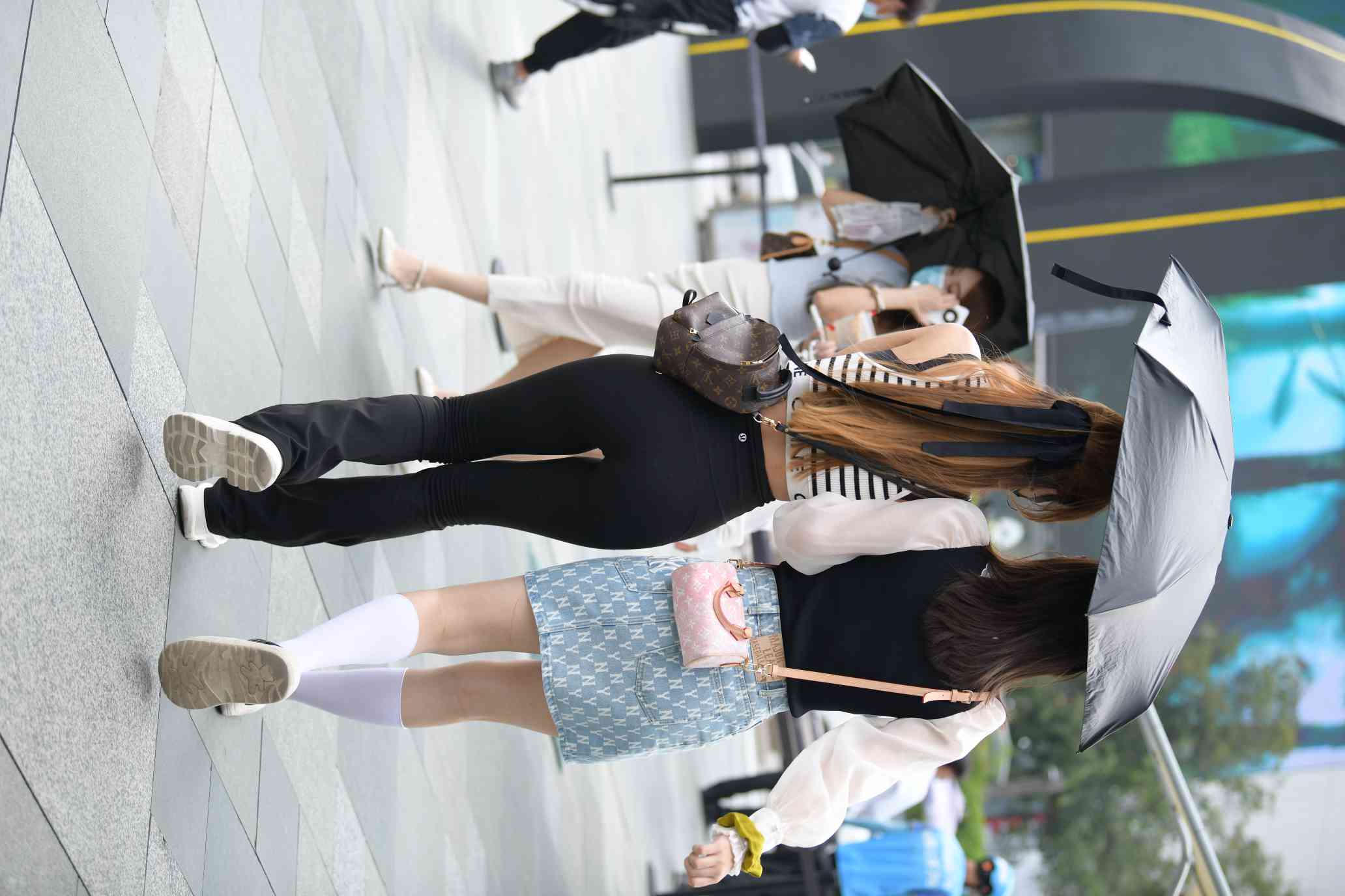 图片[3]-打伞的瑜伽裤姑娘【93P】04032-枫林图图