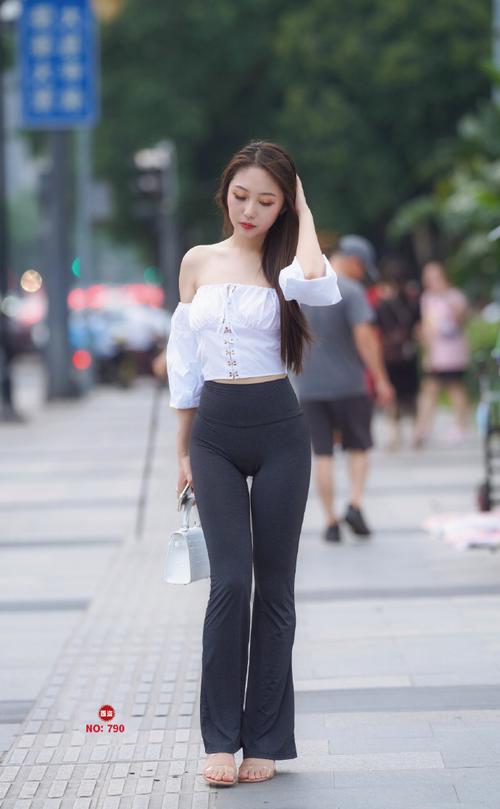 身材非常哇塞的瑜伽裤女孩  J1333 521P6V-21.6GB-枫林图图