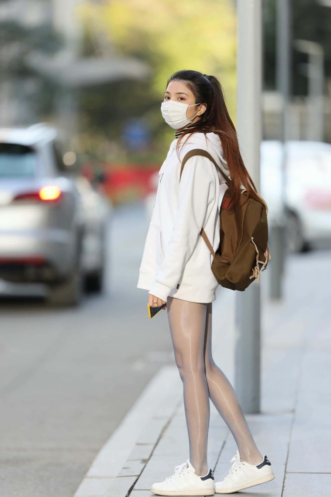 偶遇路边清纯的油亮丝袜少女【205P】J2262-枫林图图