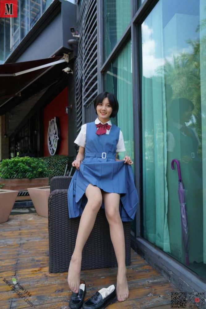 一副学生模样的短发姑娘【112P】20023-枫林图图