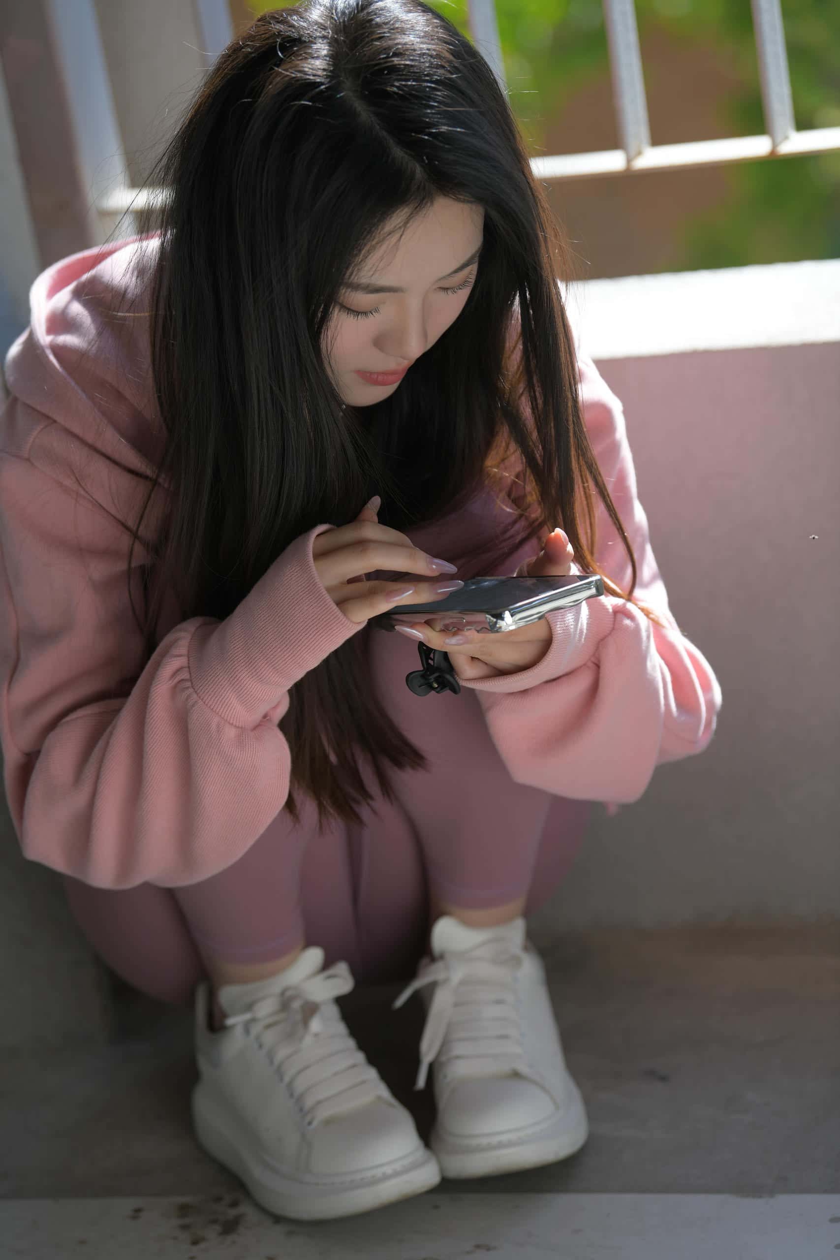 图片[4]-在外面拍照的粉色系女孩【653P】J6238-街图社