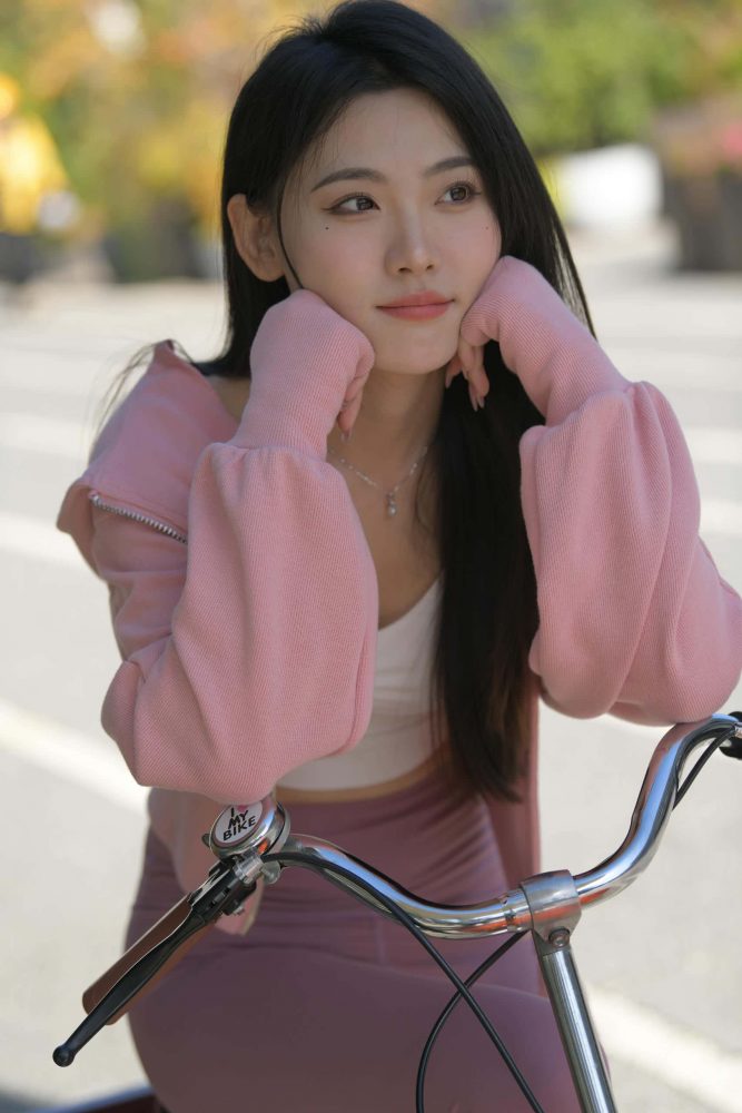 在外面拍照的粉色系女孩【653P】J6238-街图社