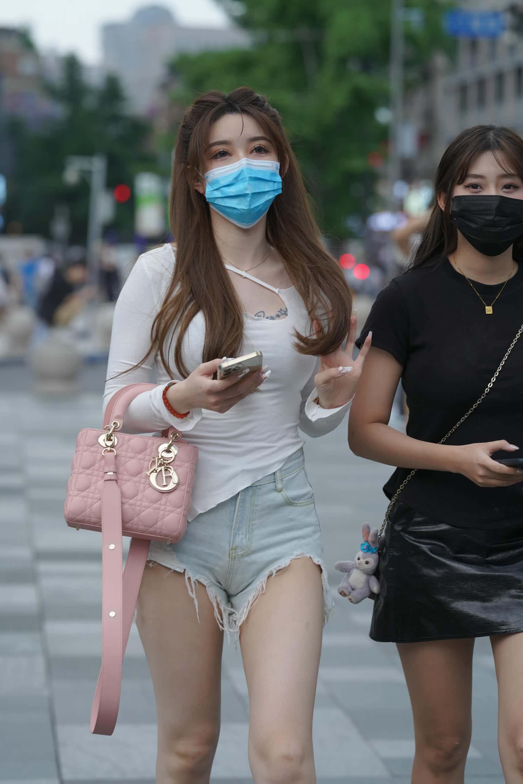 图片[1]-破洞牛仔短裤女孩【217P】J2994-枫林图图