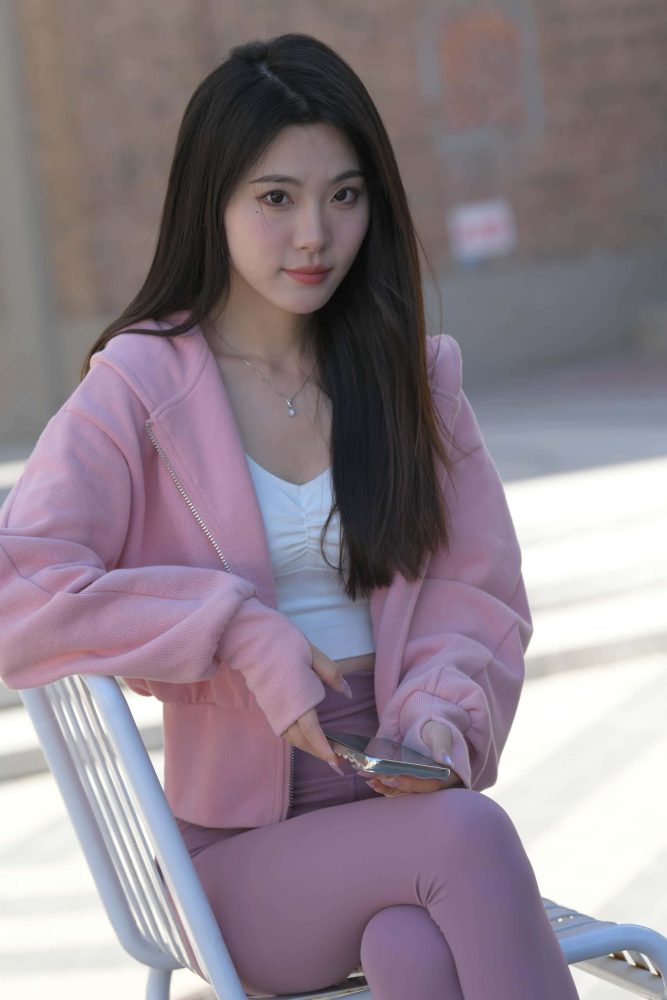 在外面拍照的粉色系女孩【653P】J6238-街图社