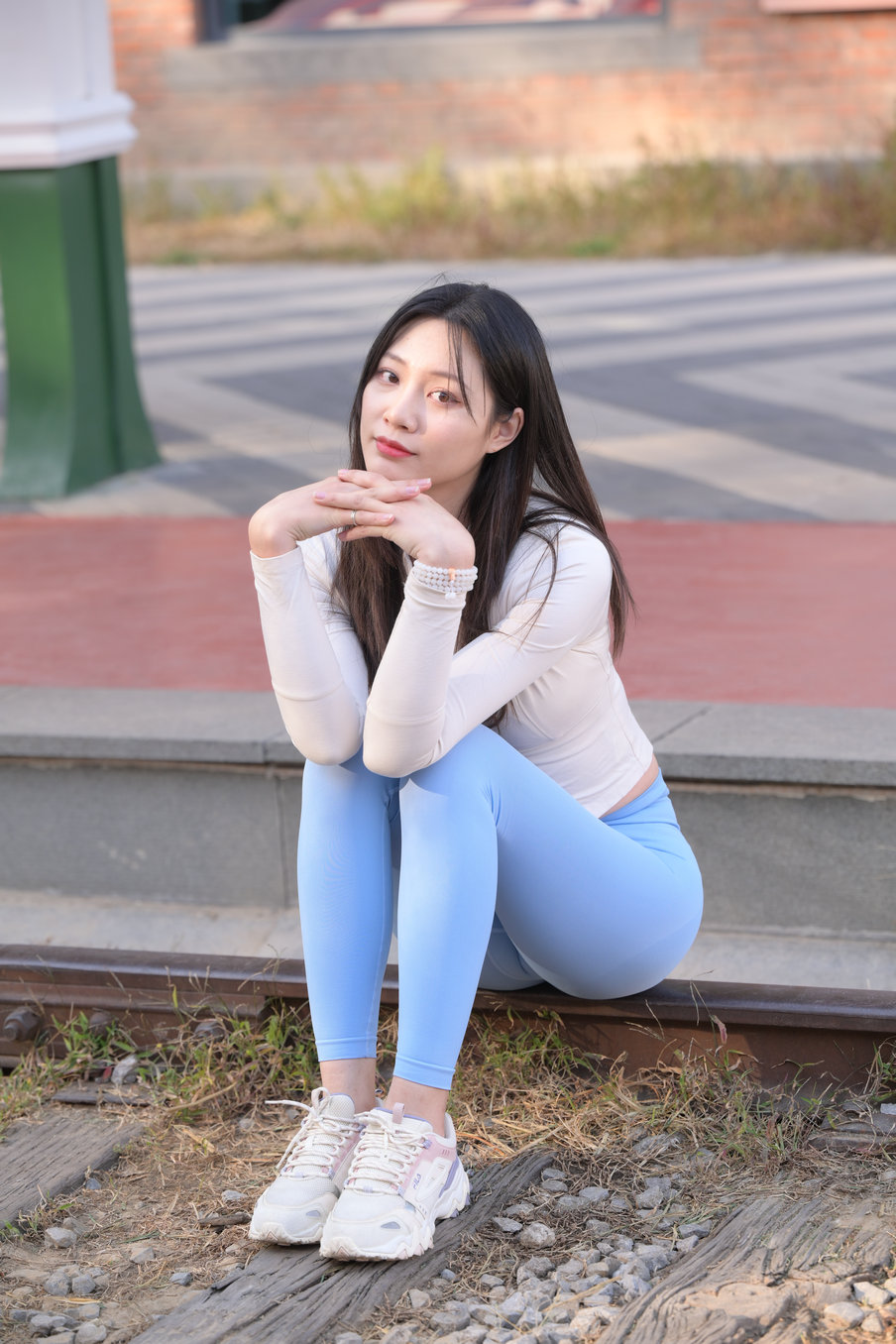 图片[2]-在路边休息的瑜伽裤女孩 J3435 558P-10.8GB-枫林图图