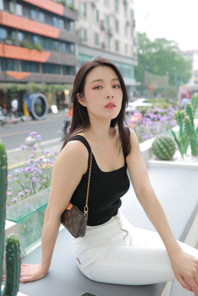 非常漂亮的白色紧身裤女孩J2055 895P2V-24.5GB-枫林图图