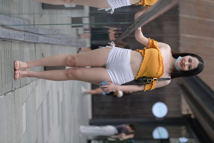 高腰白色短裤的漂亮女孩【767P】00065-枫林图图