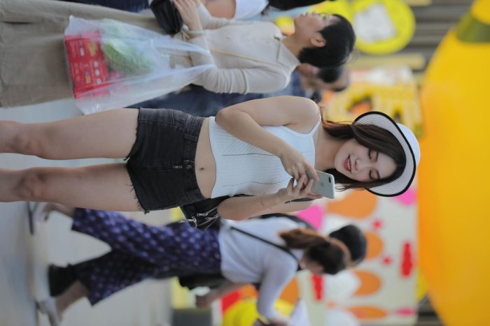 非常时尚阳光的牛仔热裤女孩【808P】00064-枫林图图