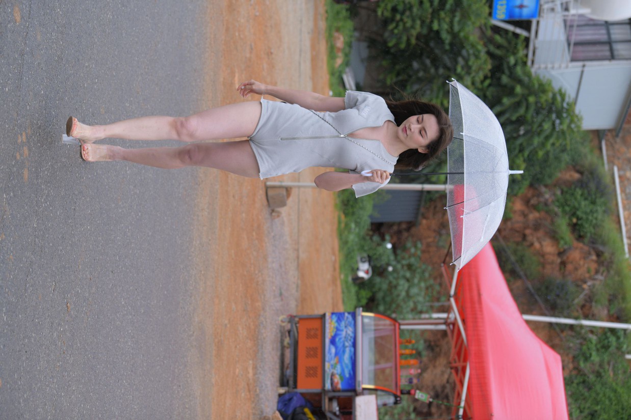 图片[4]-阴雨天在海边骑车的长发女人【156P】00044-枫林图图
