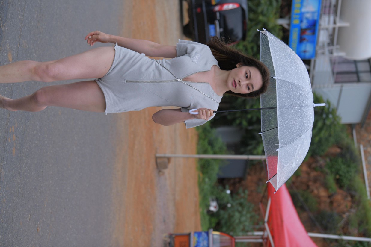 图片[5]-阴雨天在海边骑车的长发女人【156P】00044-枫林图图