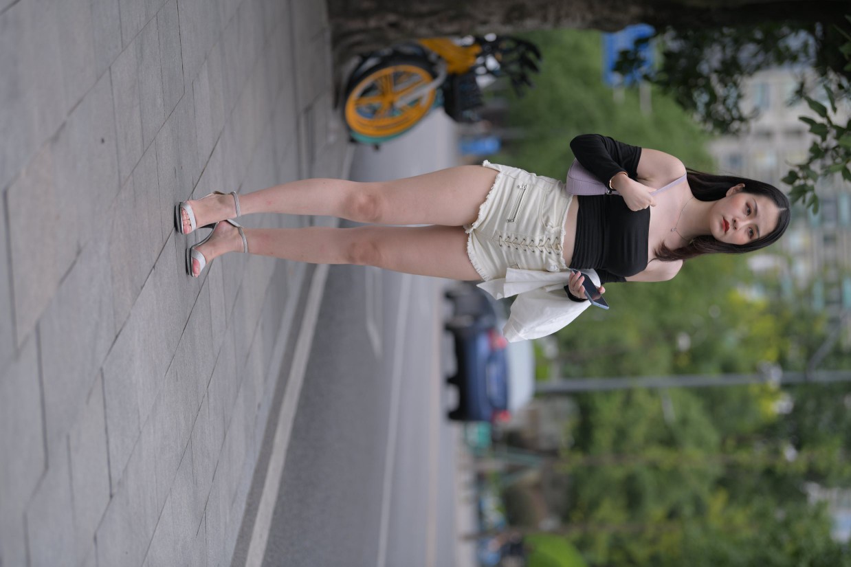 图片[4]-长发飘飘的白色热裤美丽女孩【49P】00029-枫林图图