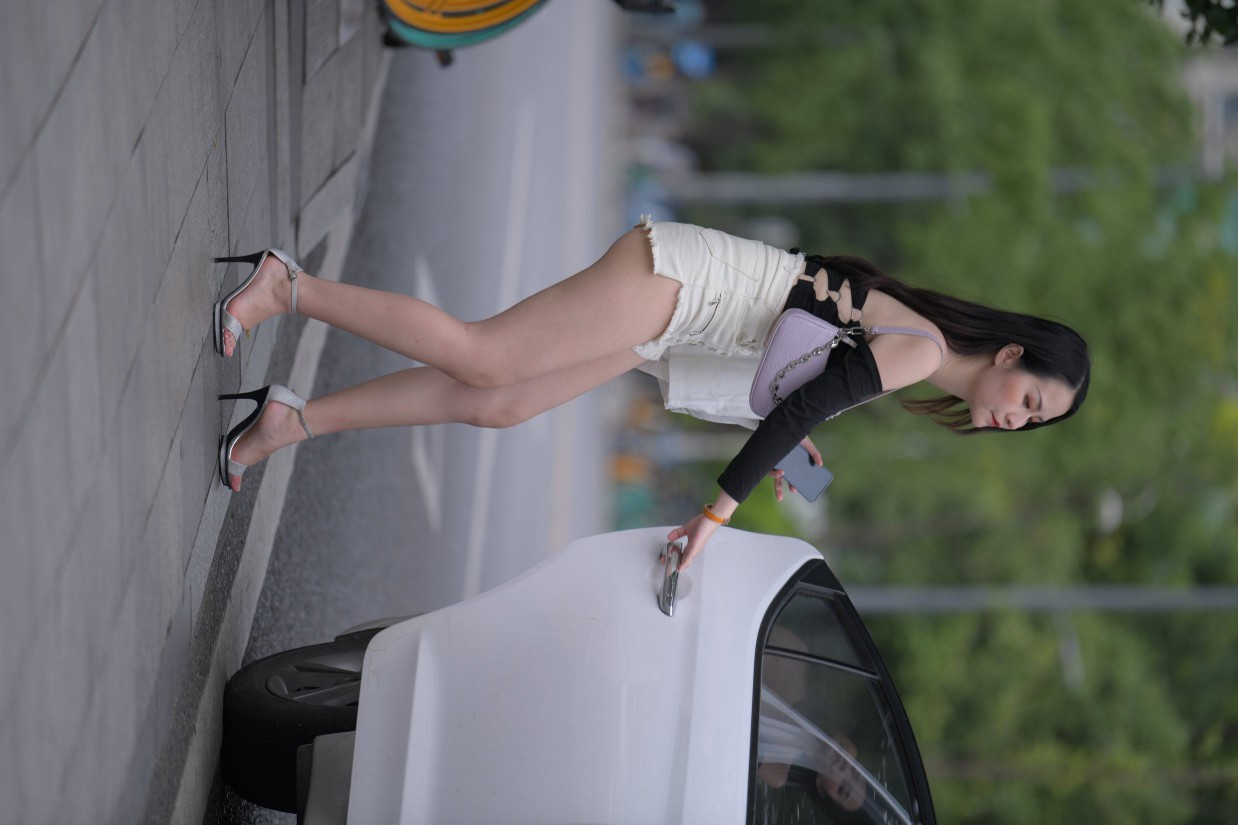 图片[6]-长发飘飘的白色热裤美丽女孩【49P】00029-枫林图图