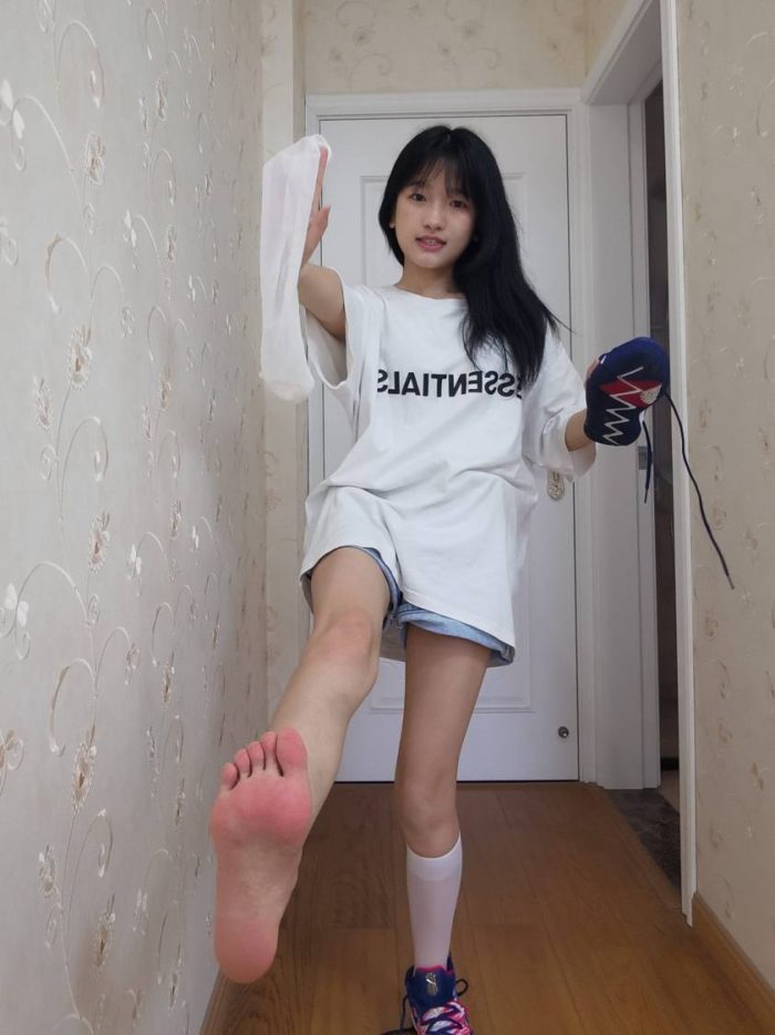 调皮的白袜女孩【149P】20017-街图社