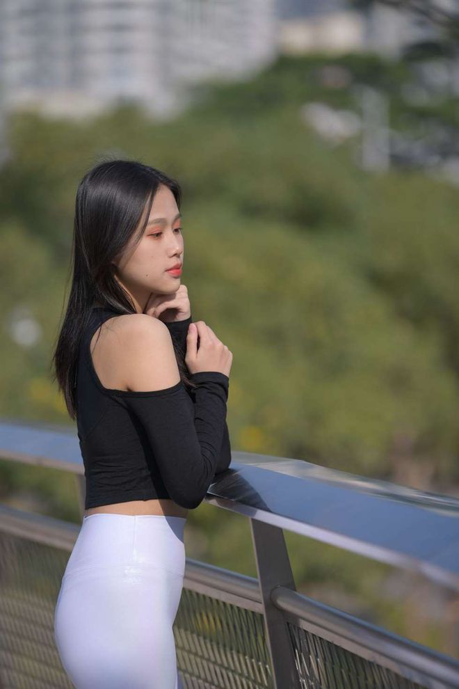 图片[4]-穿紧身白裤的端庄女孩 J1436 674P1V-22.2GB-枫林图图