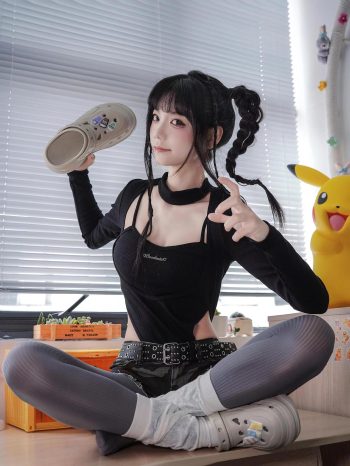 图片[10]-牛仔热裤+灰丝姑娘玩自拍-枫林图图