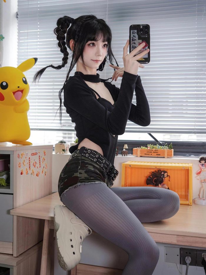 牛仔热裤+灰丝姑娘玩自拍-枫林图图