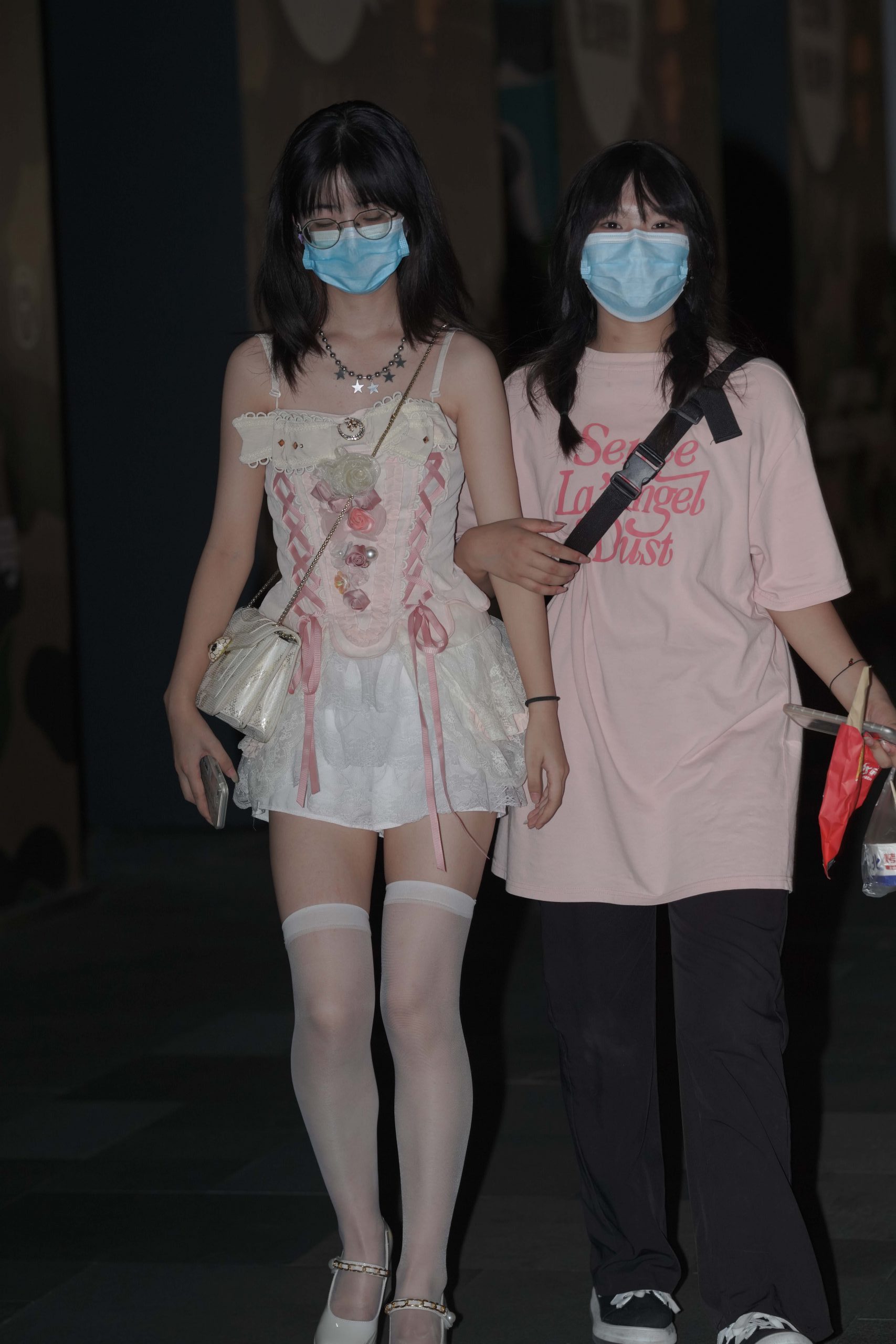 图片[1]-正在逛街的粉色连衣裙妹子【76P】YA6443-枫林图图