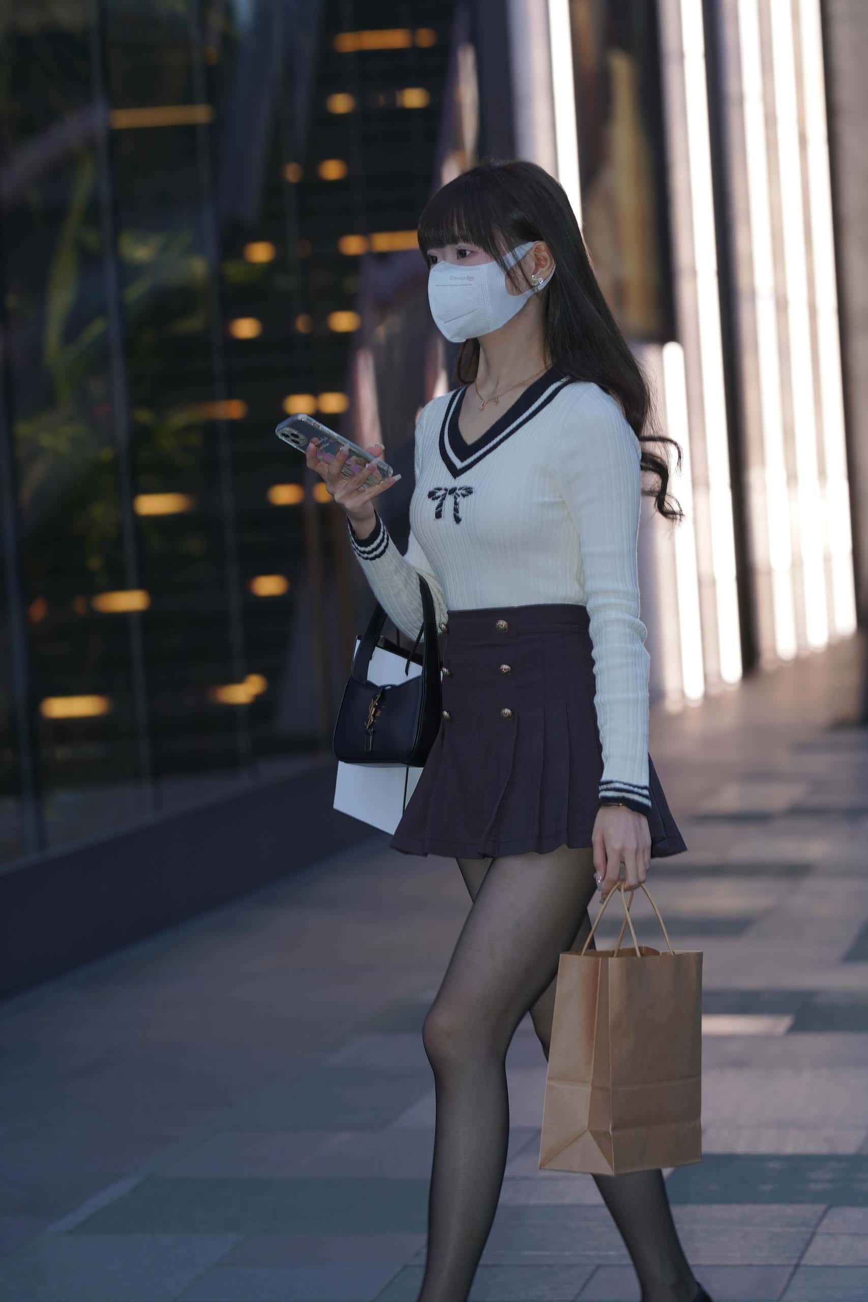 图片[1]-戴口罩的娇小短裙妹子【246P】C6142-枫林图图