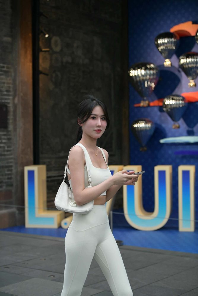 白色瑜伽裤女孩【212P】J8076-枫林图图