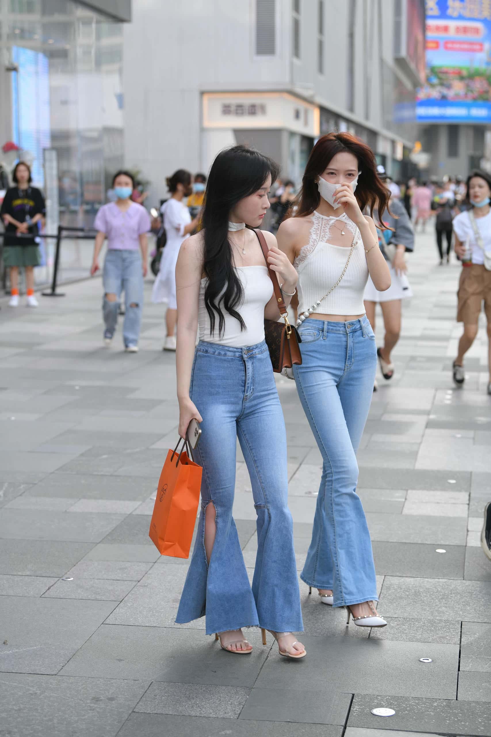 图片[1]-身材绝佳的时尚姐妹花【160P】J4470-枫林图图