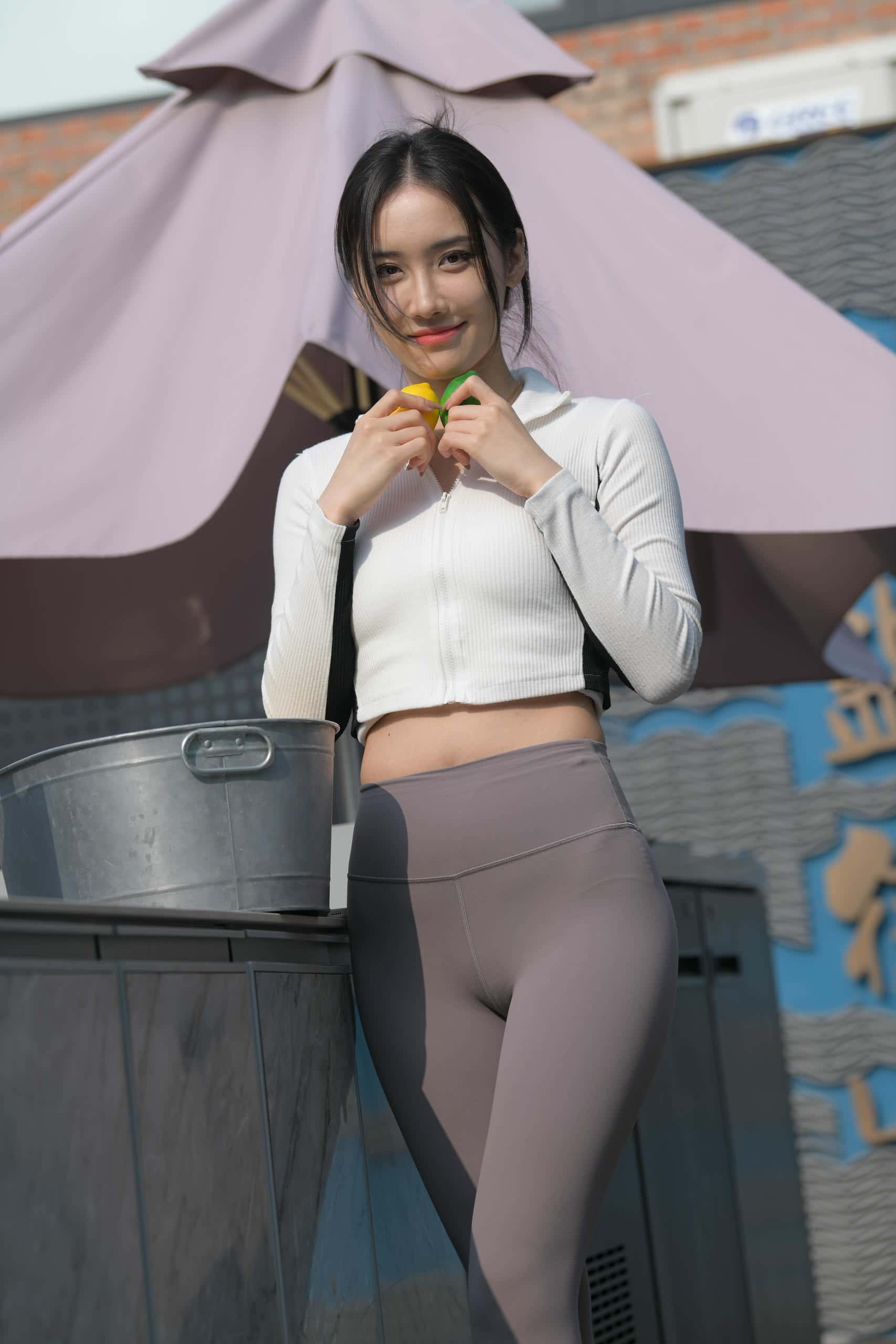图片[1]-又飒又美的紫色瑜伽裤姑娘【701P】J8165-枫林图图