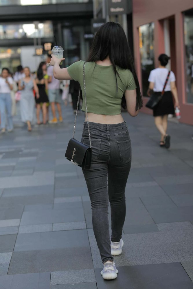 甜美靓丽牛仔裤女孩 【106P】J4144-枫林图图