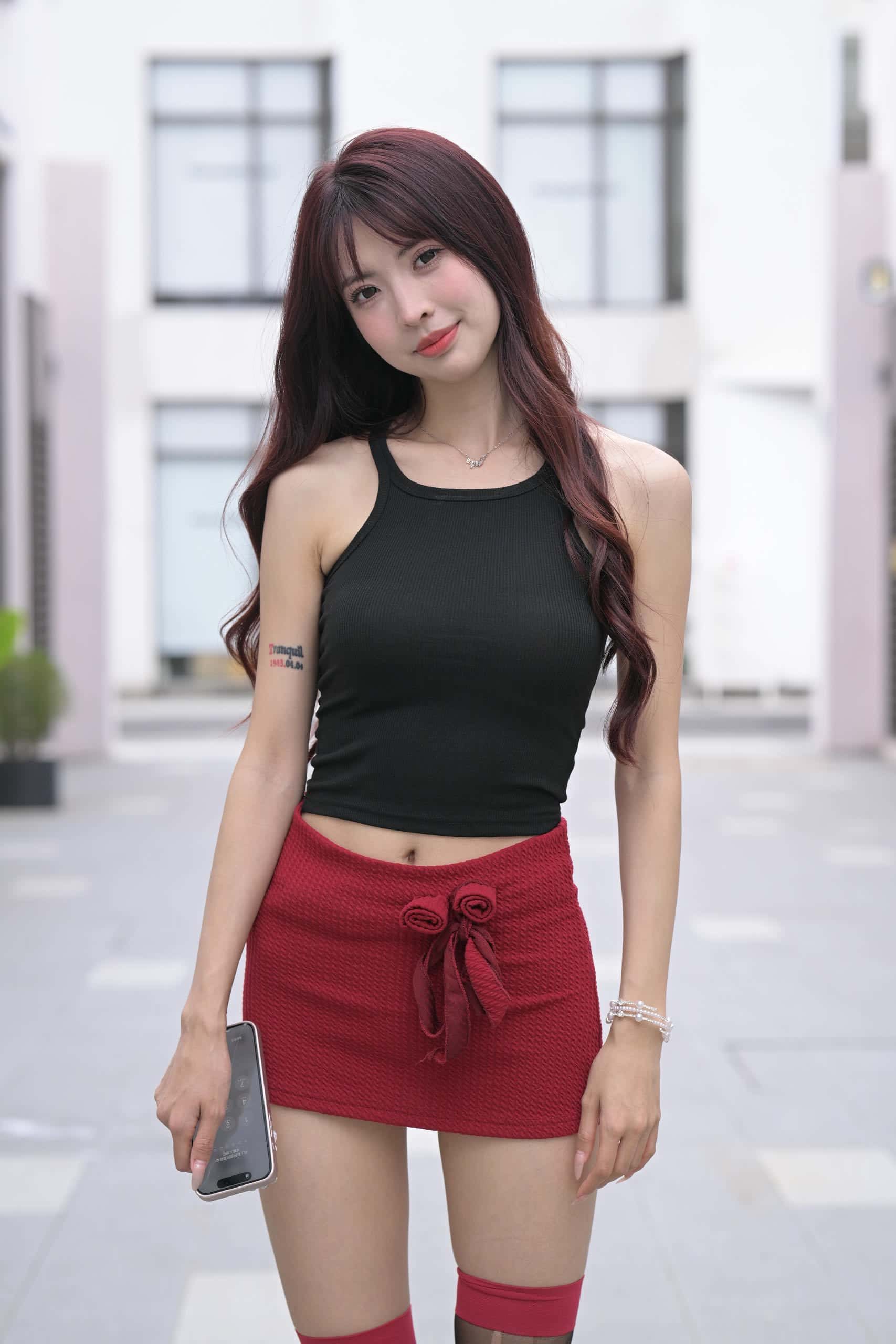 图片[5]-穿红色短裙黑丝的软甜少女【870P】J8145-枫林图图