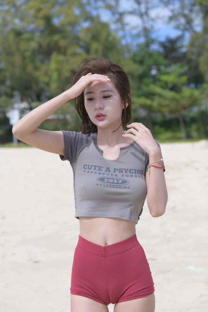海边尽情玩耍的短发姑娘【784P】P207-枫林图图